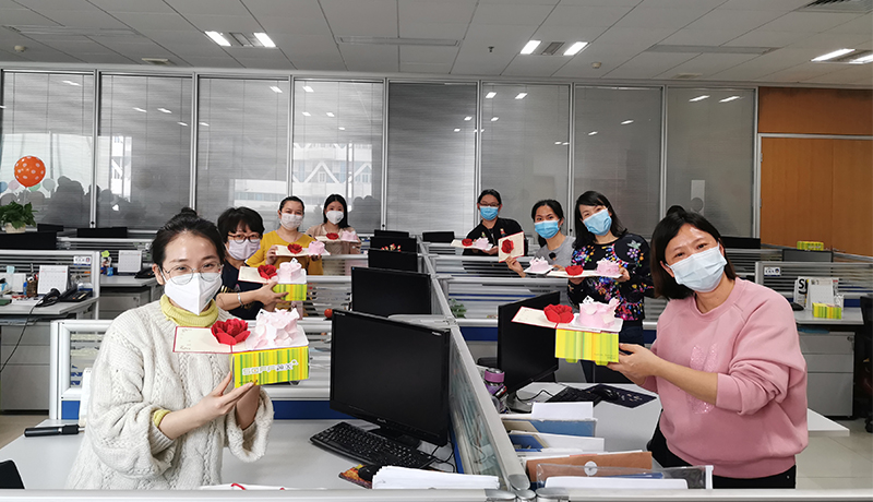 >助力女神上“頭條”！